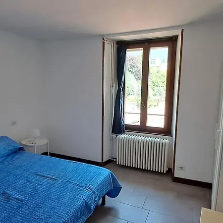 The Old Town House * 梅纳焦